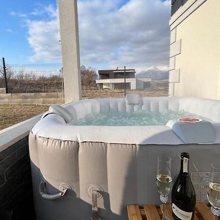 Villa Apartmanovy Dom S Virivkou, Pod Secnom, Liptovsky Jan à Liptovský Mikuláš Extérieur photo