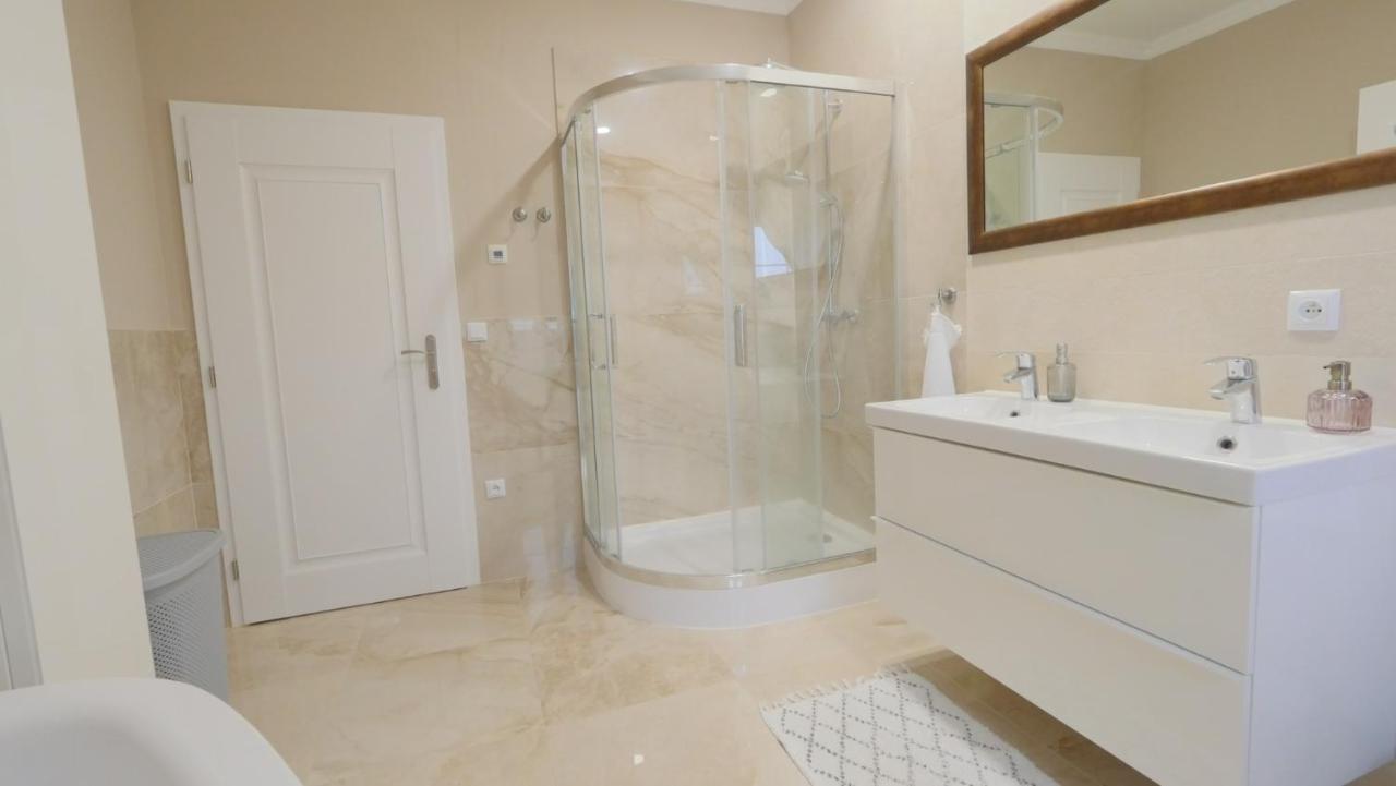 Villa Apartmanovy Dom S Virivkou, Pod Secnom, Liptovsky Jan à Liptovský Mikuláš Extérieur photo