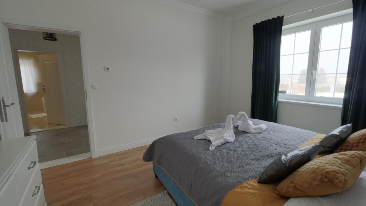 Villa Apartmanovy Dom S Virivkou, Pod Secnom, Liptovsky Jan à Liptovský Mikuláš Extérieur photo