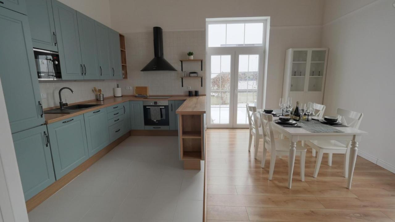 Villa Apartmanovy Dom S Virivkou, Pod Secnom, Liptovsky Jan à Liptovský Mikuláš Extérieur photo