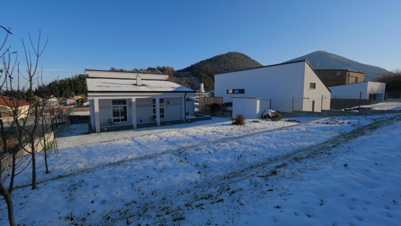 Villa Apartmanovy Dom S Virivkou, Pod Secnom, Liptovsky Jan à Liptovský Mikuláš Extérieur photo